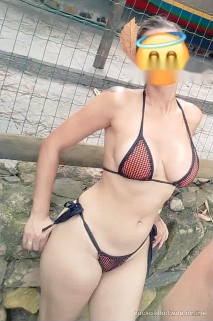 Branquinha casada mostrando os peitos gostosos - Foto amadora caseira 2