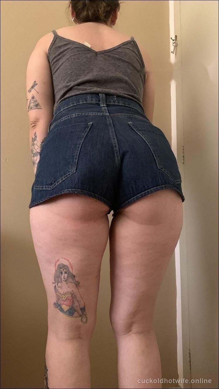 Branquinha hotwife transando com negros dotados - Foto amadora caseira 3