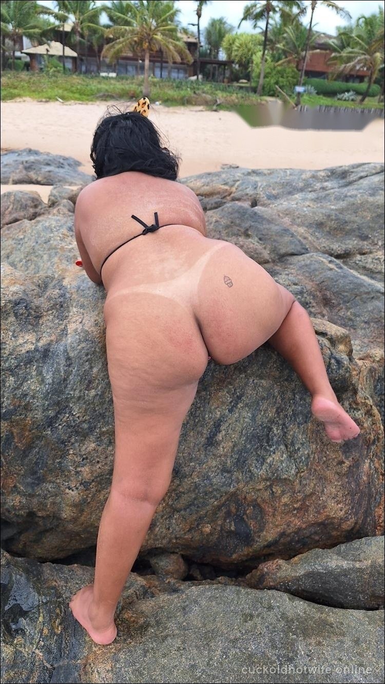 Esposa nua na praia plugada - Foto amadora caseira 4