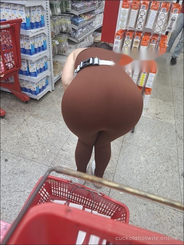 Exibindo a esposa branquinha safada caseira - Foto amadora caseira 10