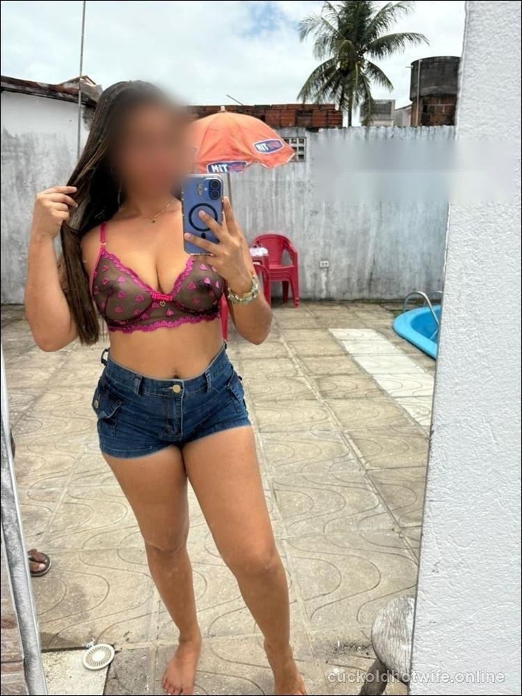 Festinha na piscina com a esposa do corno - Foto amadora caseira 4