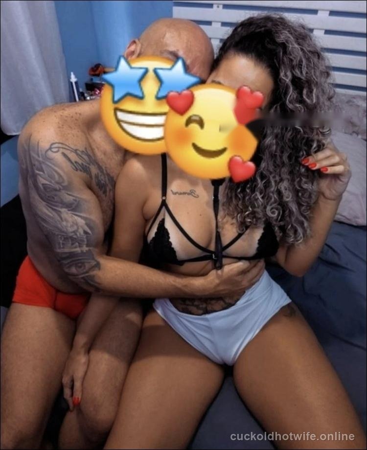 Morena cacheada gostosa nua bronzeada - Foto amadora caseira 4