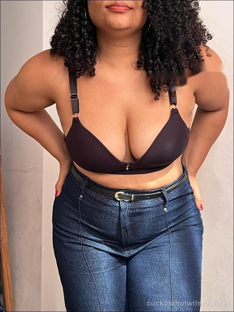 Morena casada exibindo os peitões gostosos - Foto amadora caseira 10